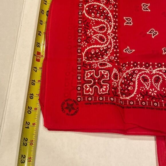 VTG Red Bandana 2 pcs Handkerchief Hanky Marlboro RN 15582 Made in USA UNUSED - Picture 6 of 6